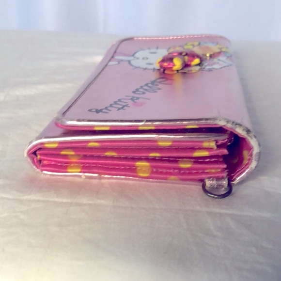 HELLO KITTY metallic pink wallet. Holds up to 16 cards. Polka dot lining inside. - Picture 4 of 16